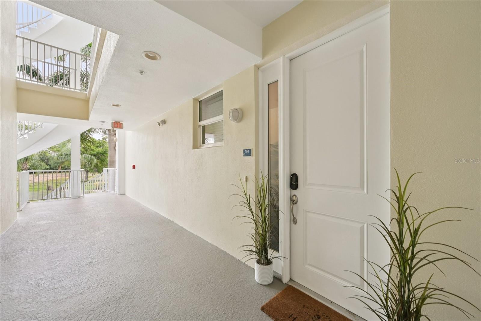 3420 77th St W #101, Bradenton, FL 34209