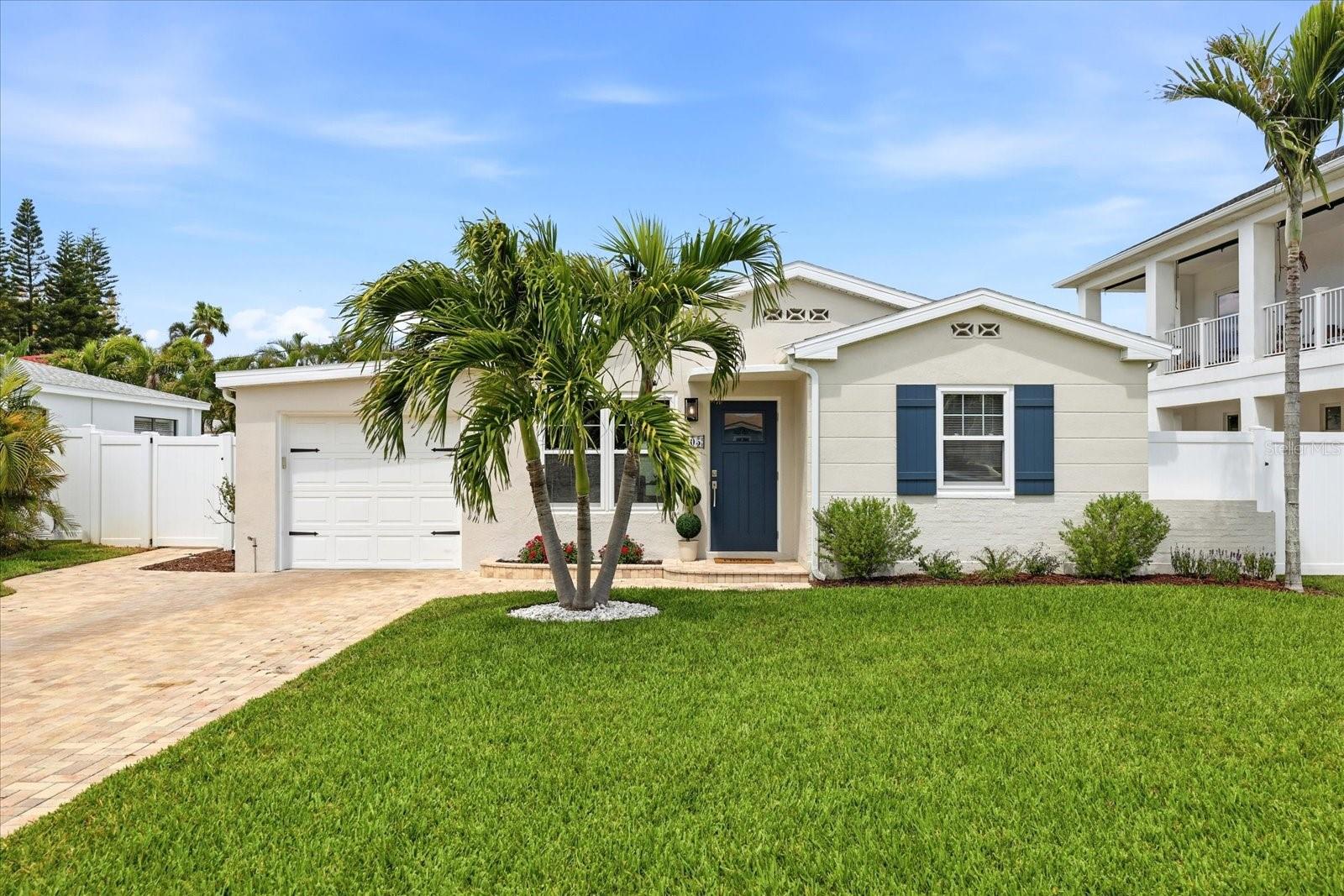 105 3rd St, Belleair Beach, FL 33786