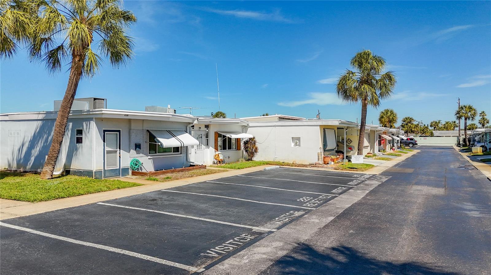 250 Rosery Rd NW #228, Largo, FL 33770