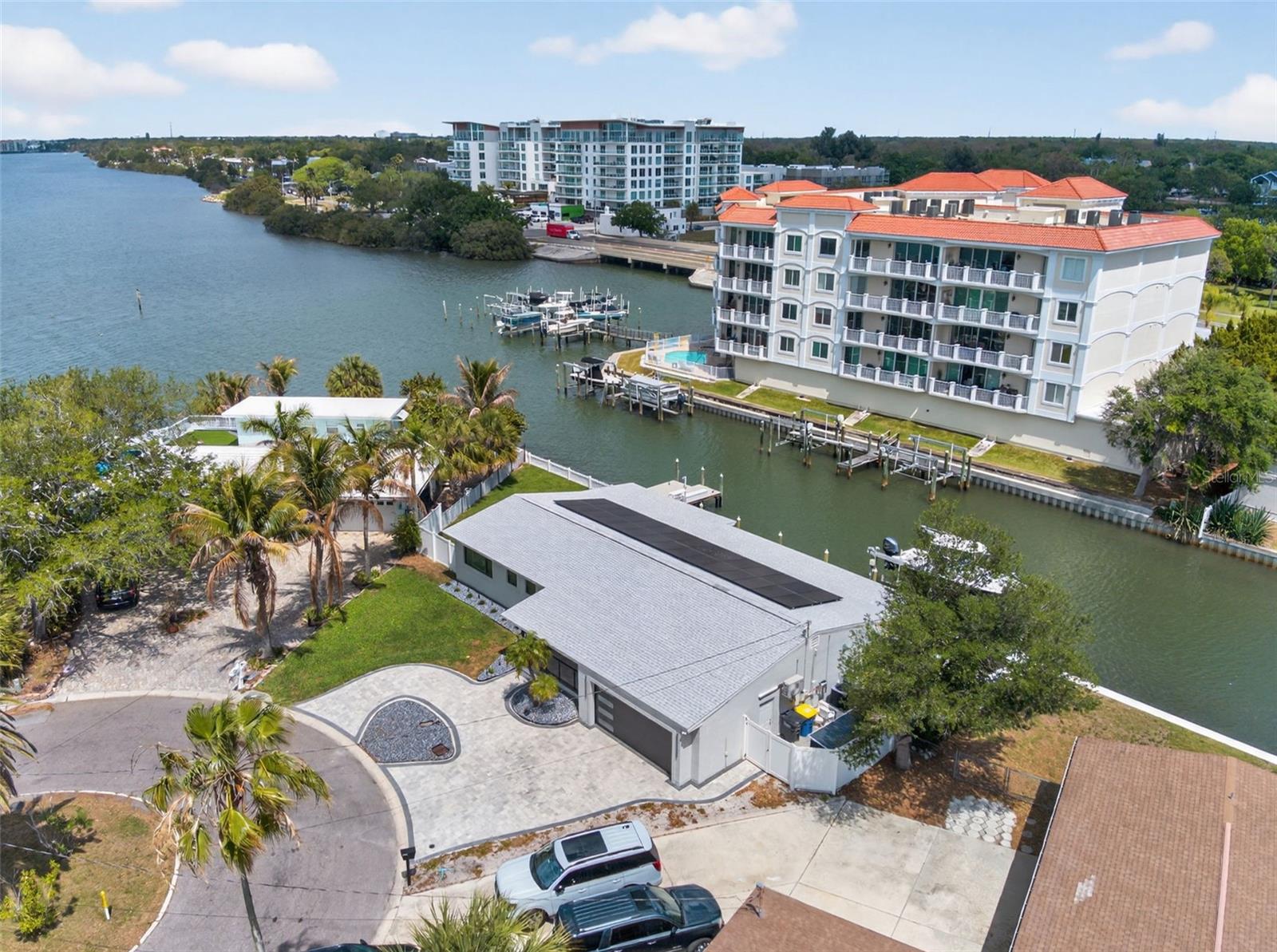 1866 Venetian Point Dr, Clearwater, FL 33755