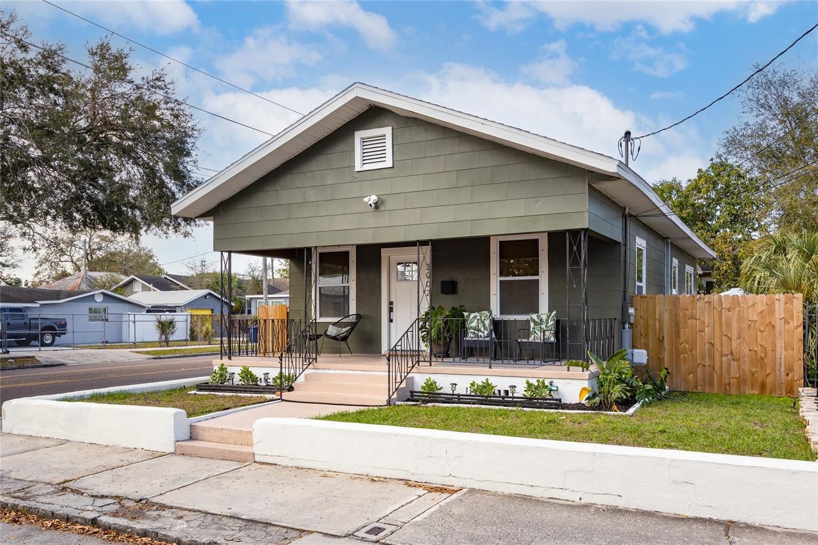 3002 N 16th St, Tampa, FL 33605