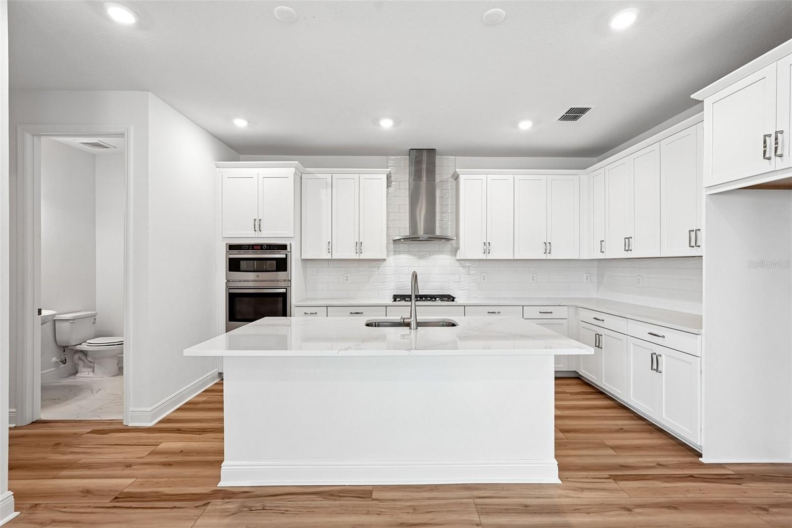 8221 Seaflower Pw, Bradenton, FL 34210