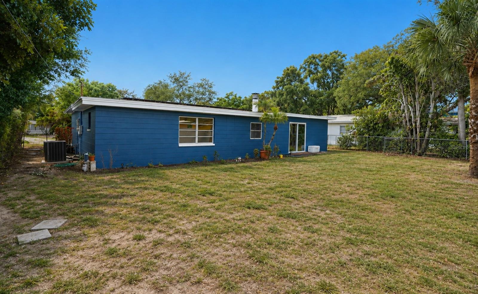 2027 E Valencia Way E, Clearwater, FL 33764