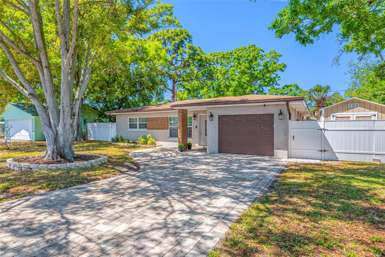 2212 NE Coachman Rd, Clearwater, FL 33765