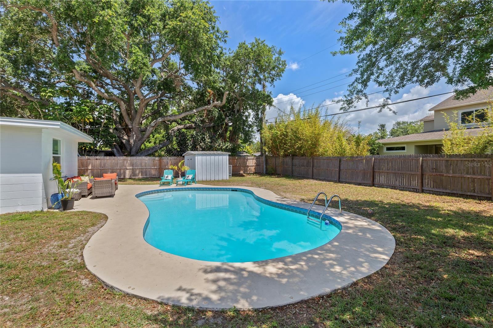 1715 Thomas Dr, Clearwater, FL 33759