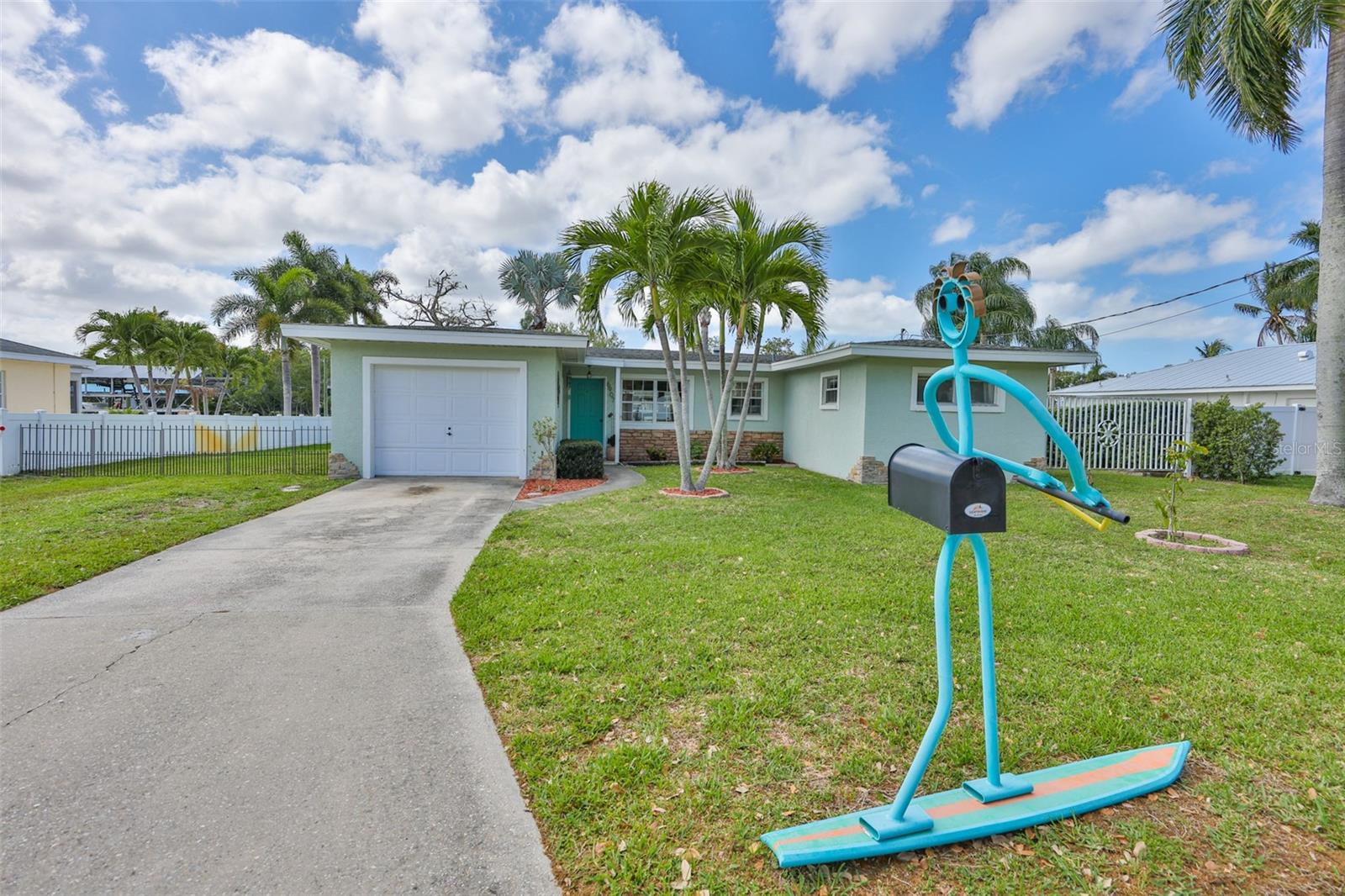 6907 9th Ave NW, Bradenton, FL 34209