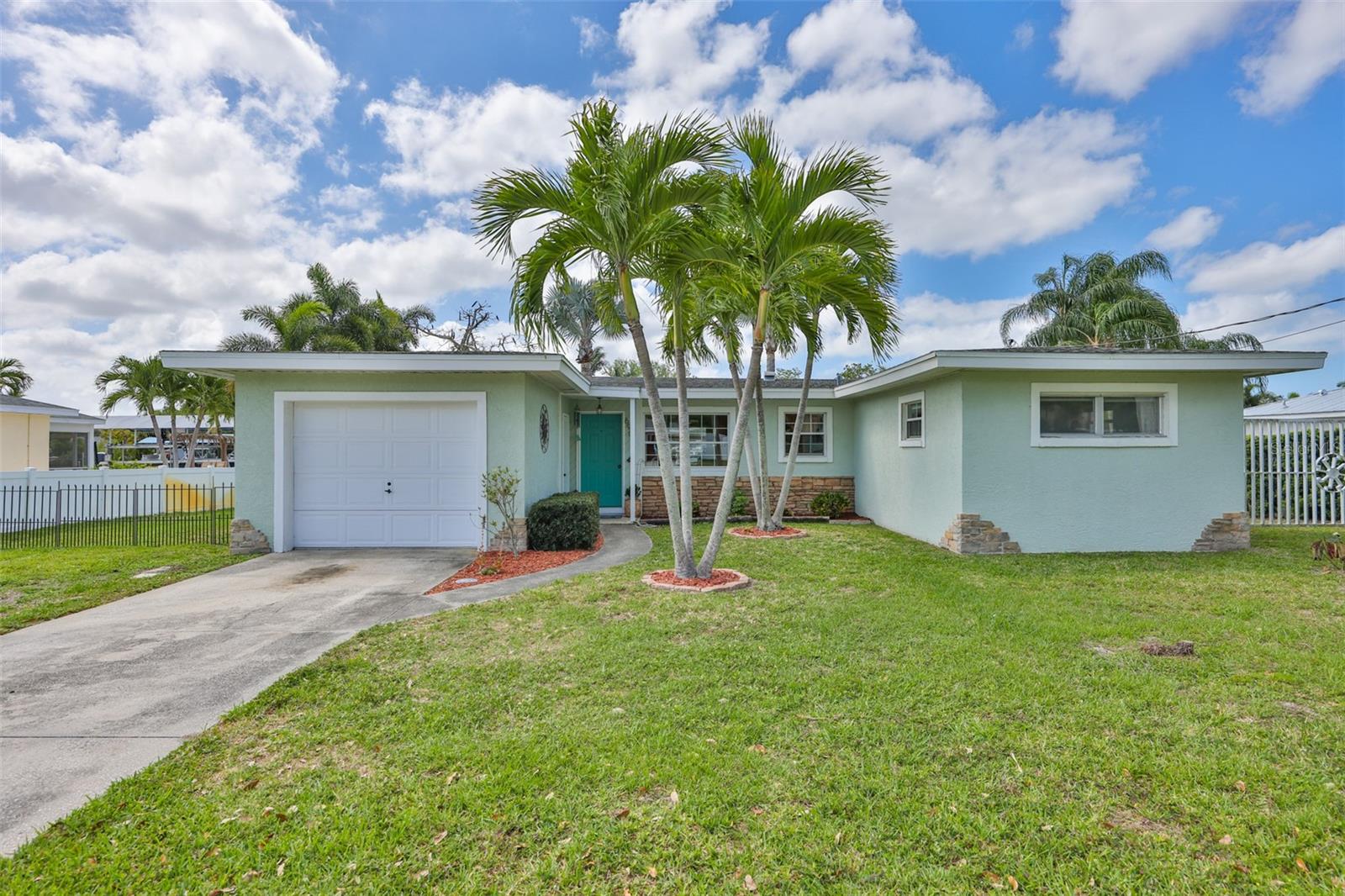 6907 9th Ave NW, Bradenton, FL 34209