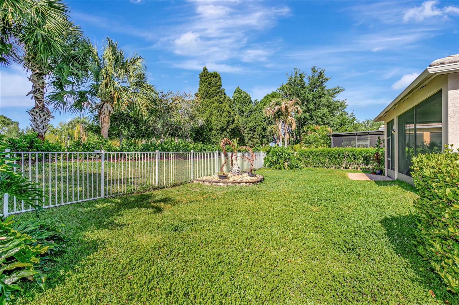16022 Golden Lakes Dr, Wimauma, FL 33598
