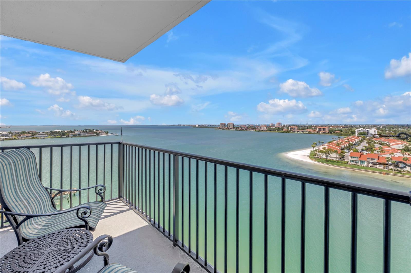 5220 Brittany Dr S #1202, St Petersburg, FL 33715