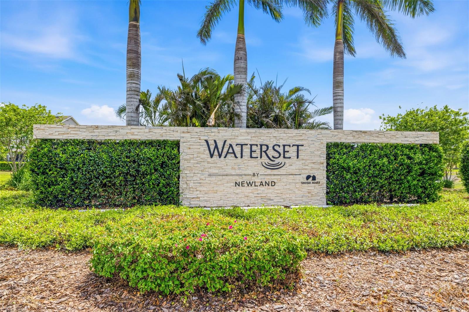 6380 Camino Dr, Apollo Beach, FL 33572