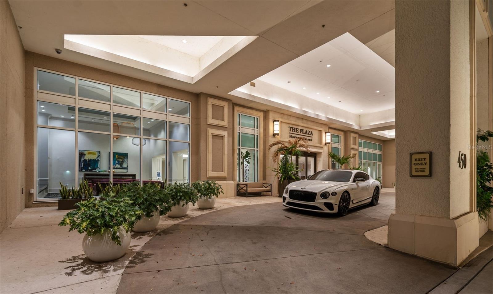 450 Knights Run Ave #2004, Tampa, FL 33602
