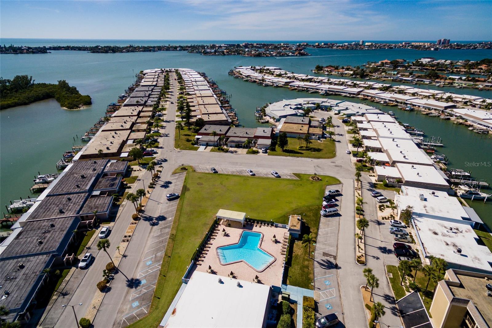 1 S Boca Ciega Point Blvd #204, St Petersburg, FL 33708