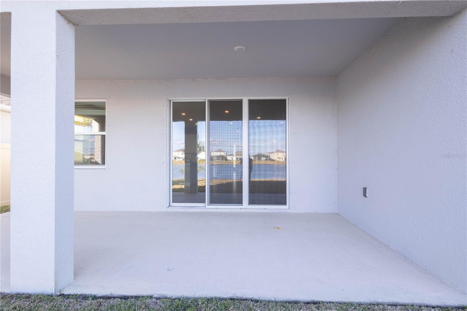 345 Mangrove Manor Dr, Apollo Beach, FL 33572