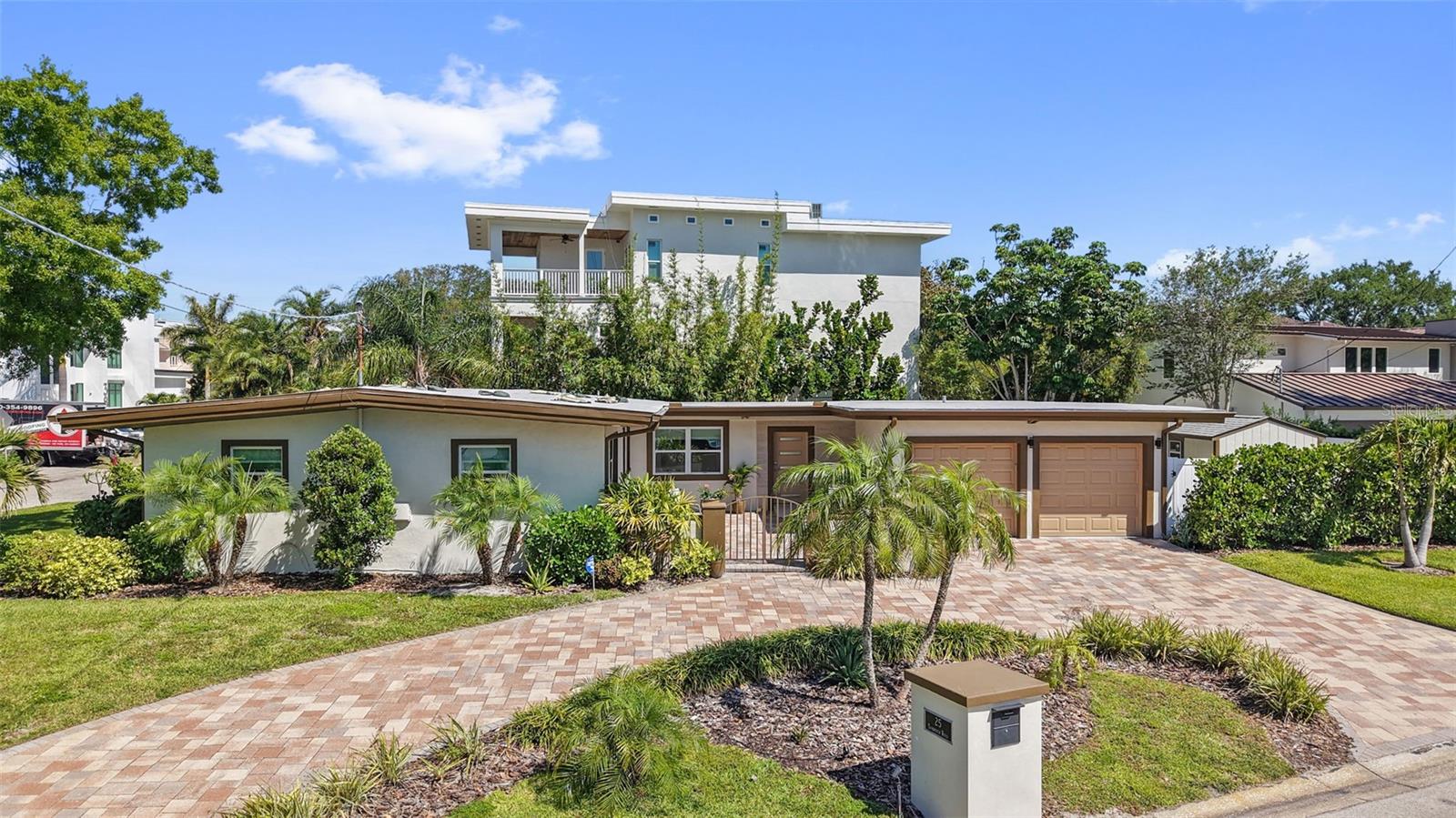 25 Sandpiper Rd, Tampa, FL 33609