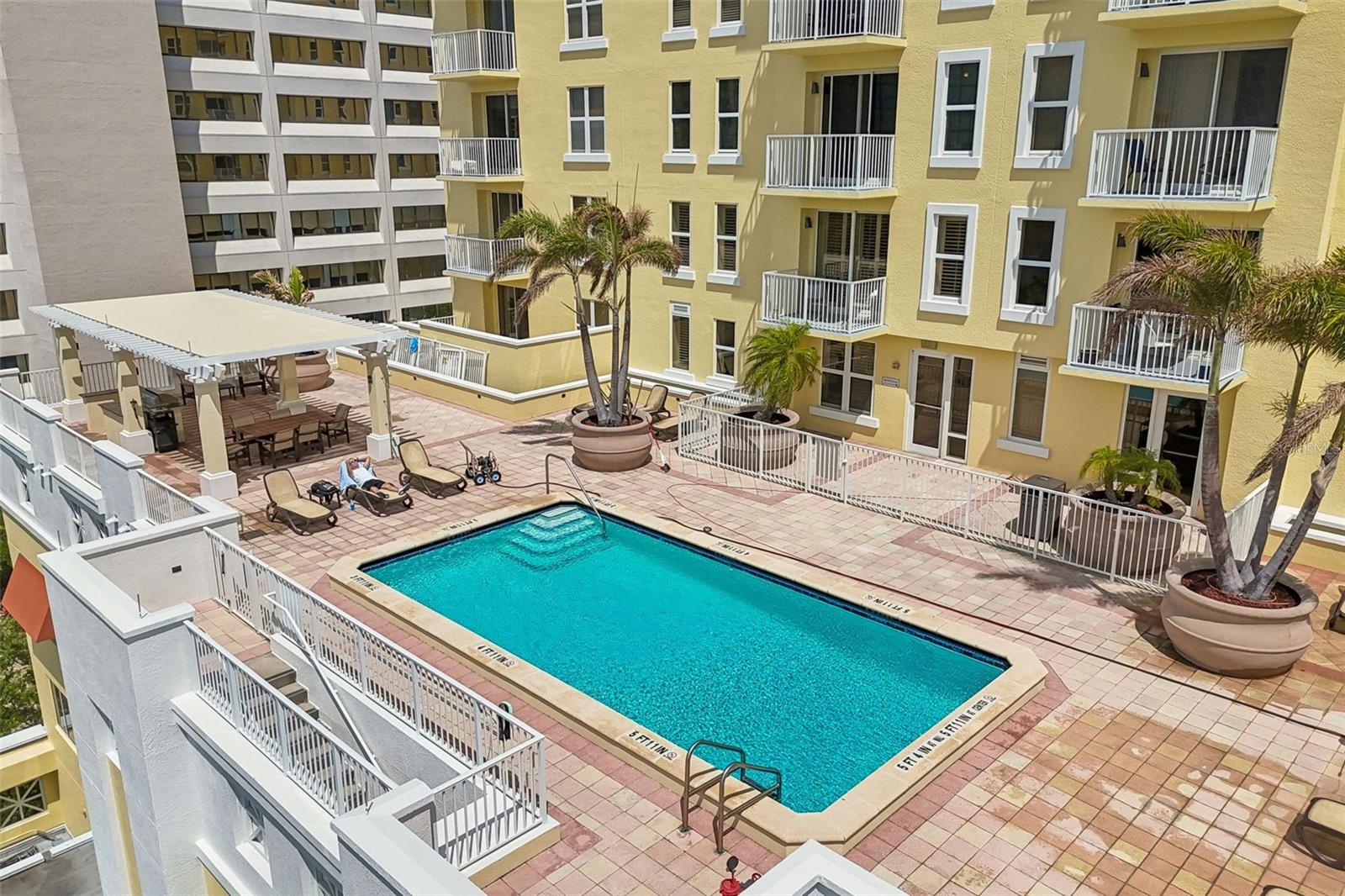 628 Cleveland St #904, Clearwater, FL 33755