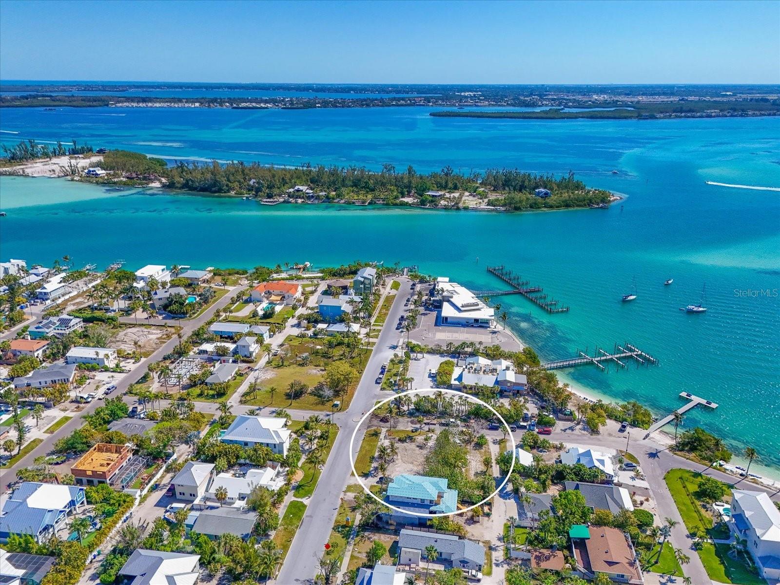 720 Broadway St, Longboat Key, FL 34228