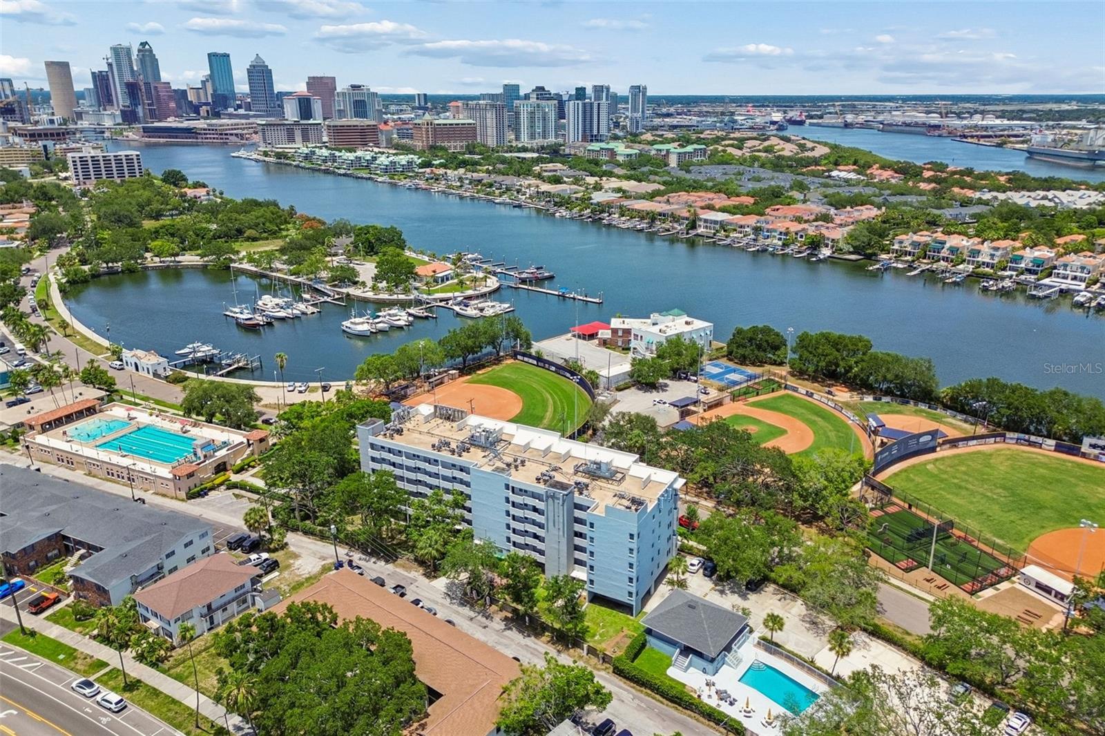 160 Columbia Dr #206, Tampa, FL 33606