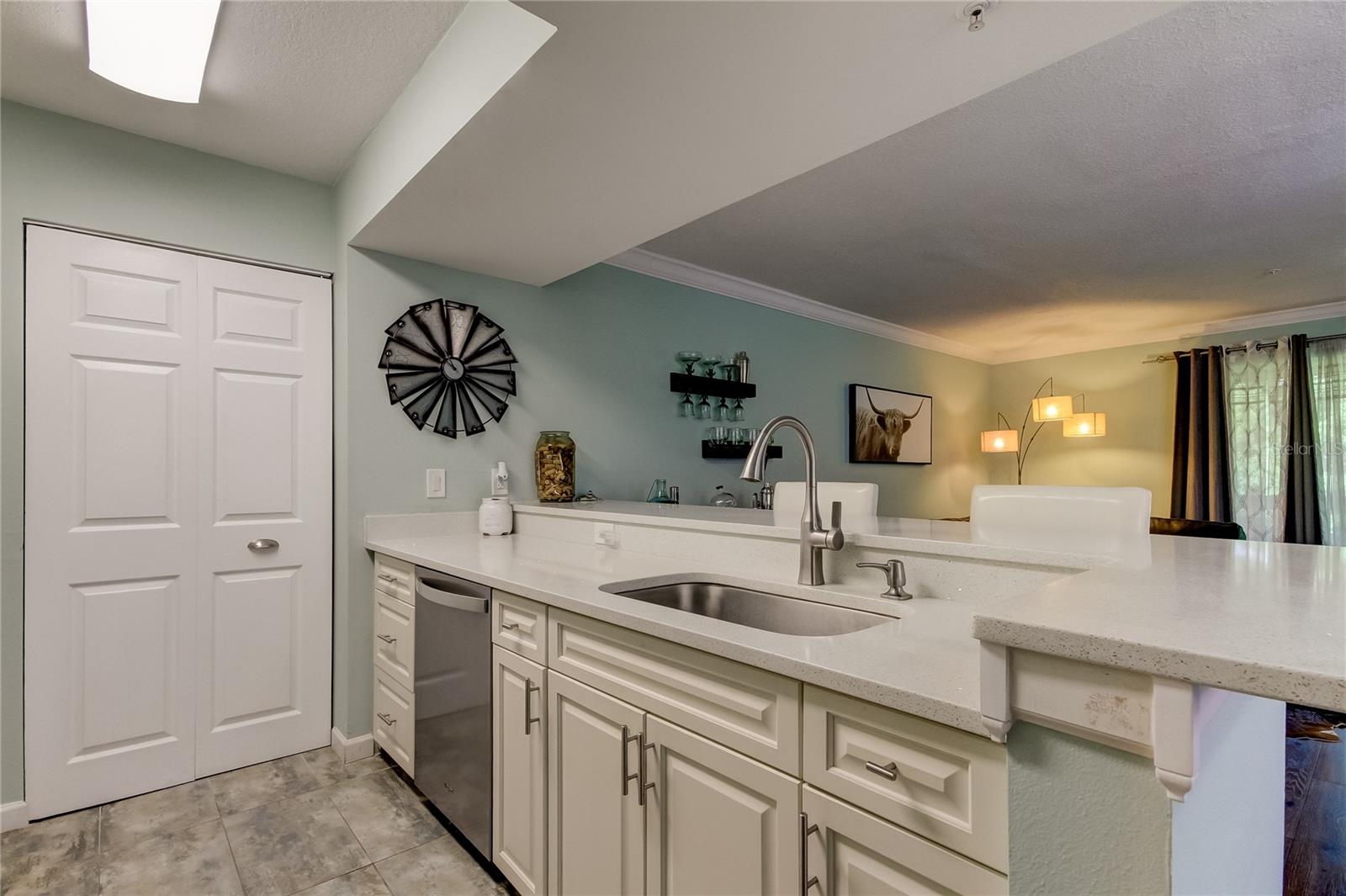 2400 Feather Sound Dr #1228, Clearwater, FL 33762