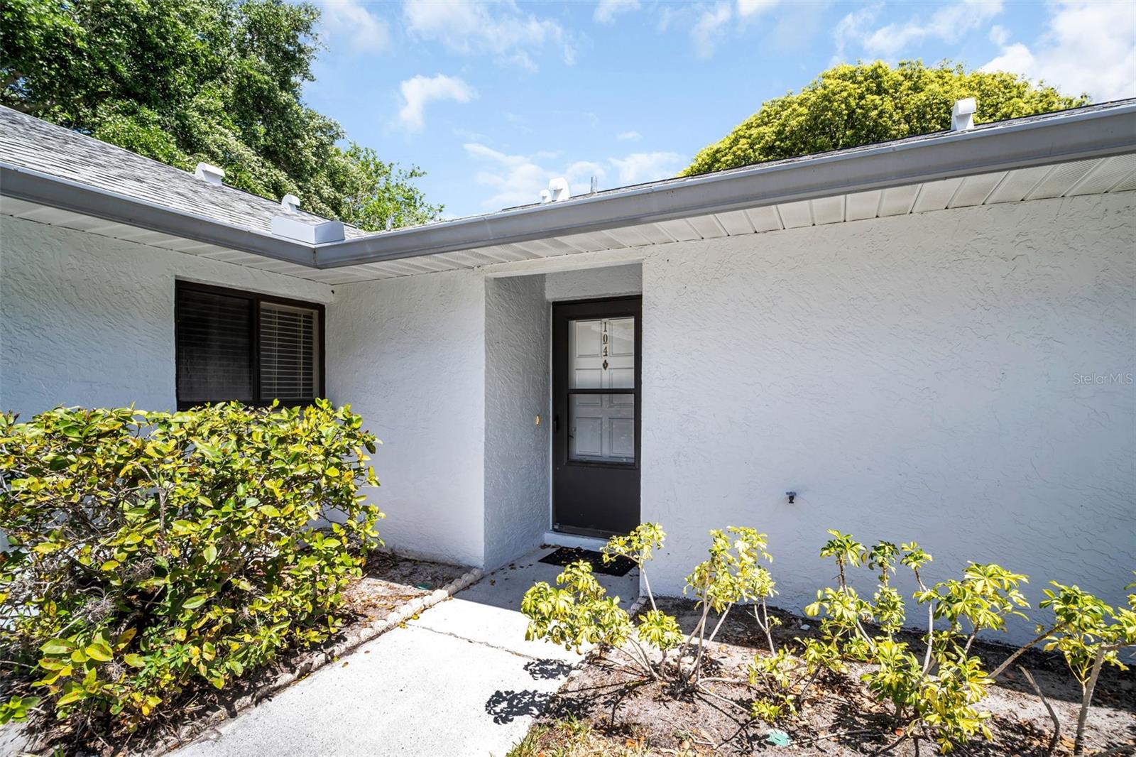 2765 Countryside Blvd #104, Clearwater, FL 33761