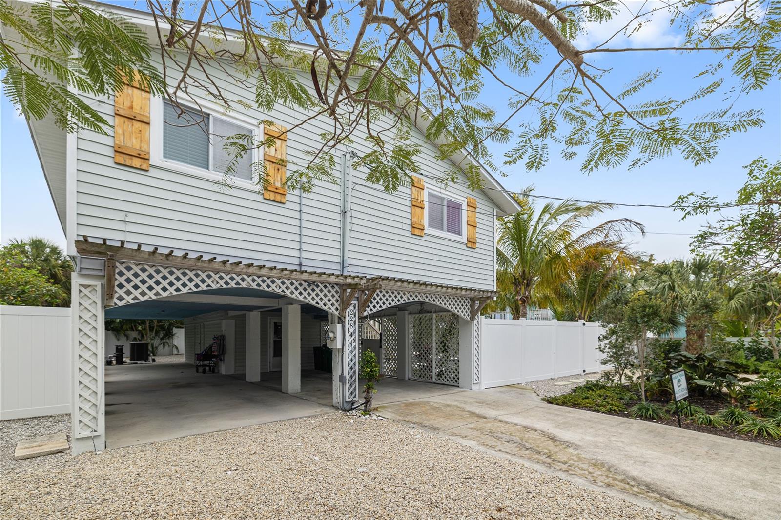 228 Gladiolus St, Anna Maria, FL 34216