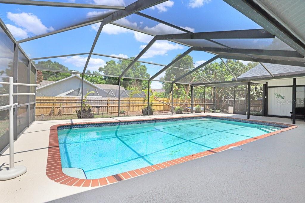 507 Sportsman Park Dr, Seffner, FL 33584