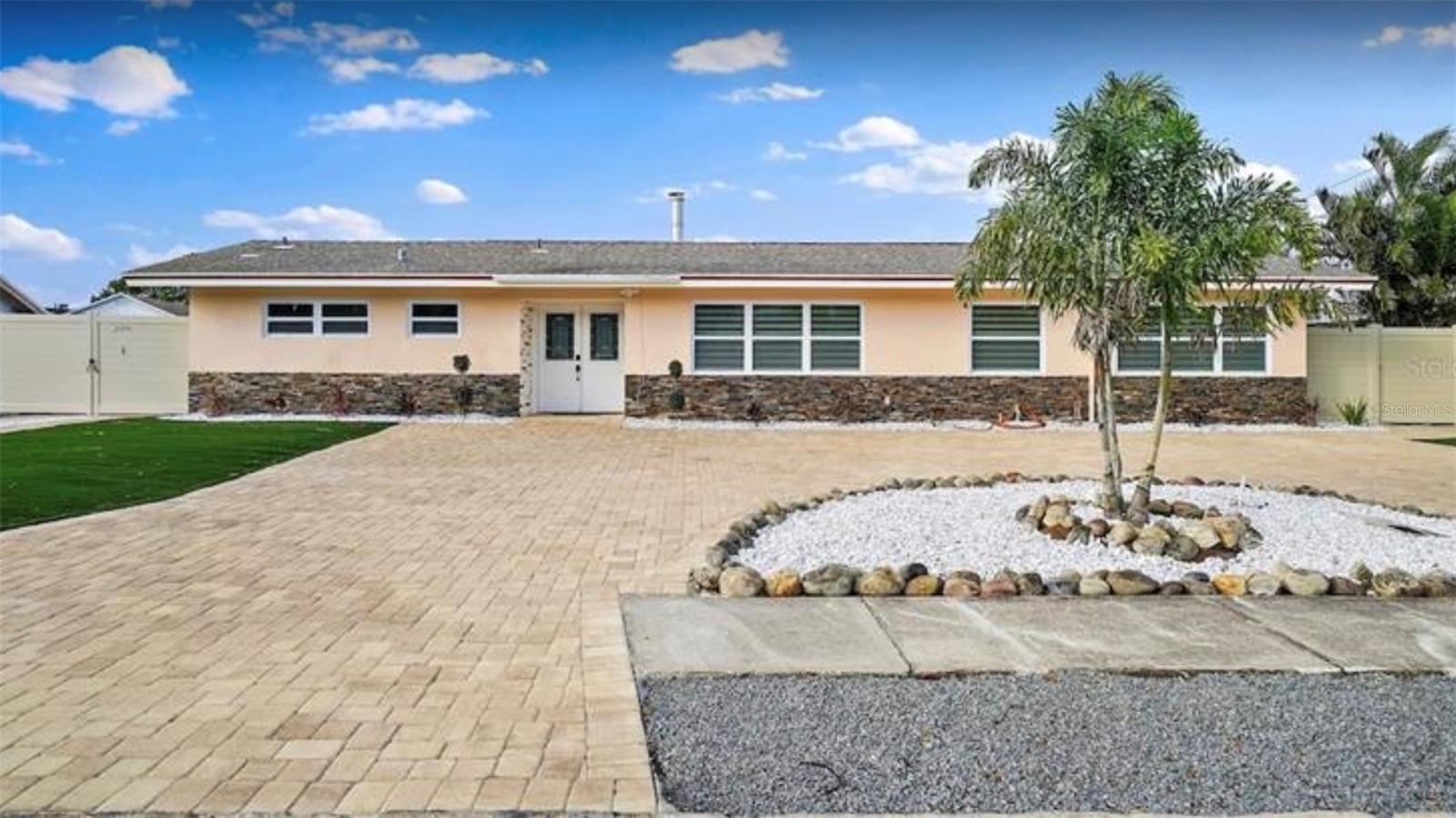 245 78 Th Ave N, St Petersburg, FL 33702