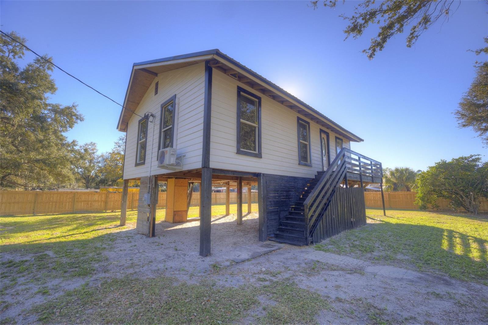 805 E Mcdonald Rd, Plant City, FL 33567
