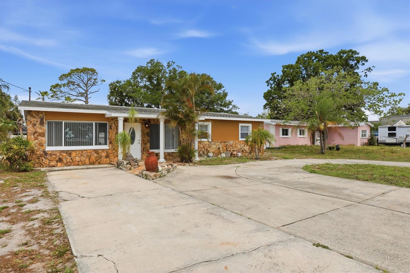 721 Bayshore Dr, Tarpon Springs, FL 34689