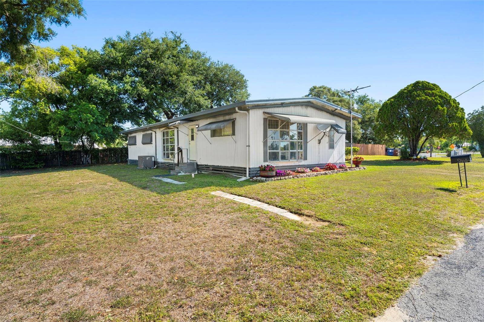 10220 Wellington Ave, Dade City, FL 33525