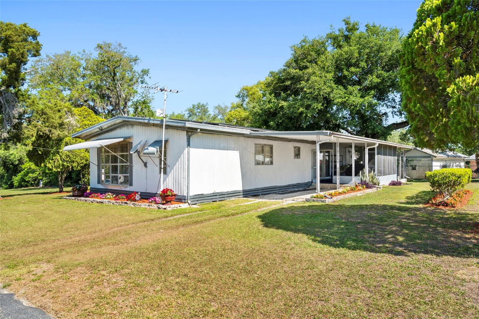 10220 Wellington Ave, Dade City, FL 33525