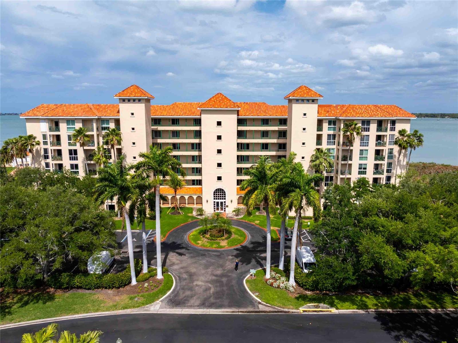 4737 Dolphin Cay Ln S #407, St Petersburg, FL 33711