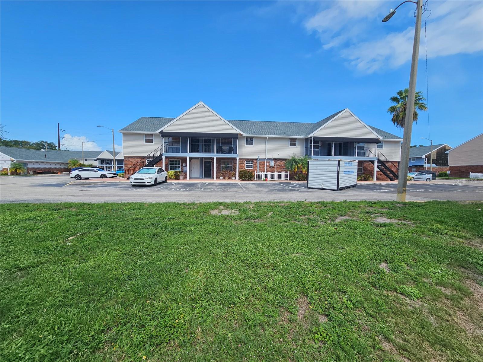 200 Country Club Dr #1101, Largo, FL 33771