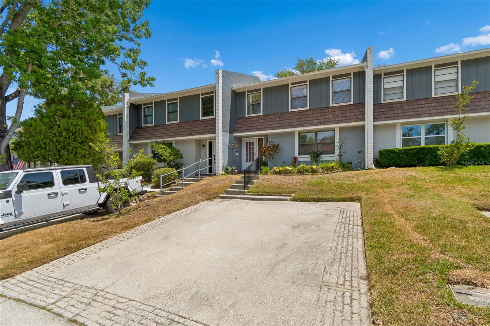 1319 Abbey Crescent Ln, Clearwater, FL 33759