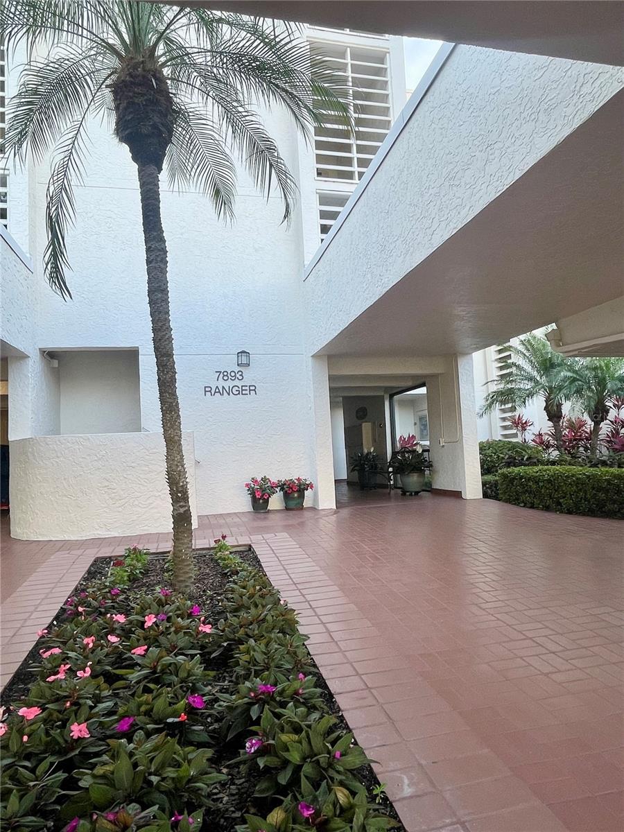 7893 Sailboat Key Blvd S #101, South Pasadena, FL 33707