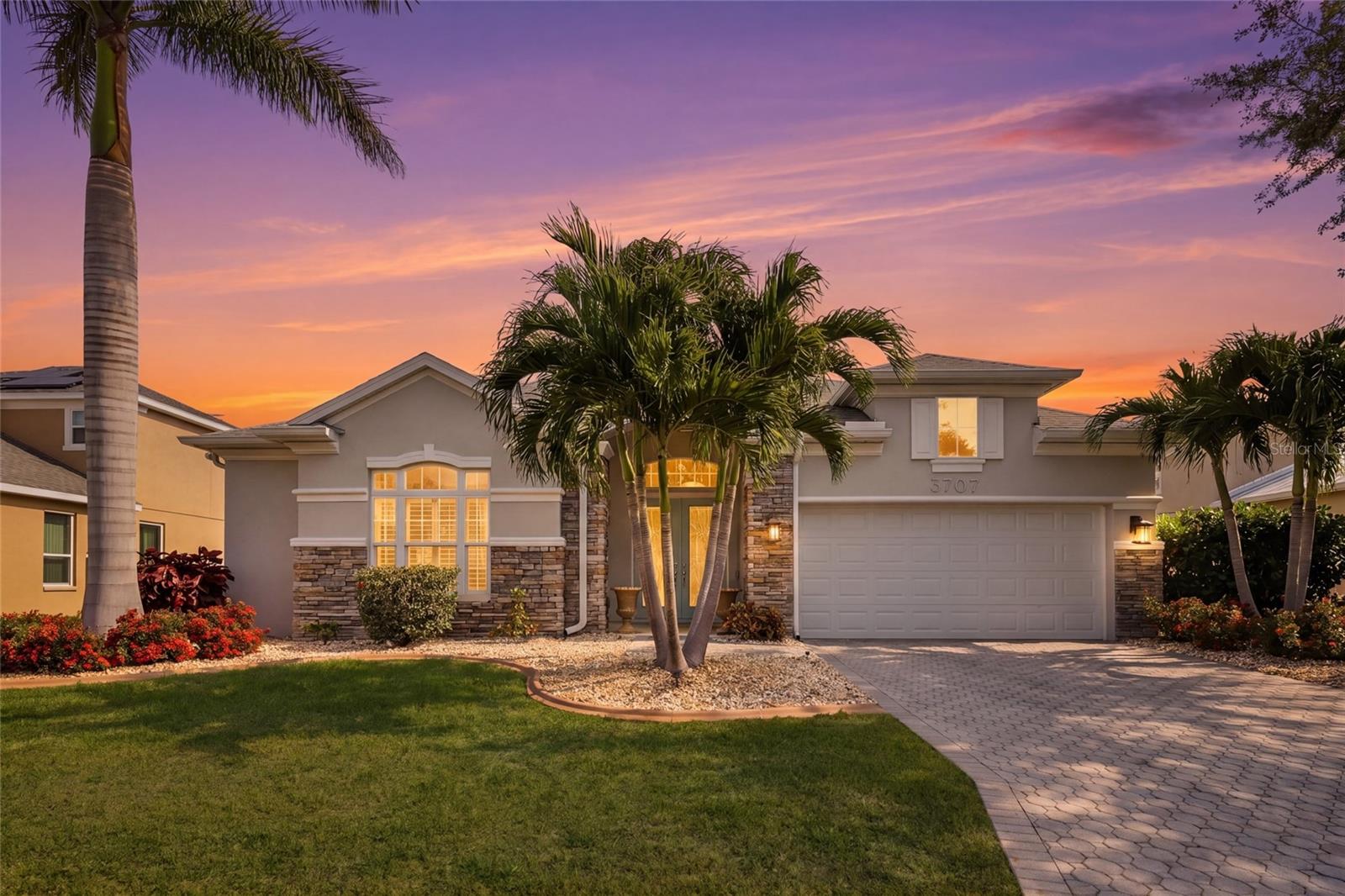 3707 5th Ave NE, Bradenton, FL 34208