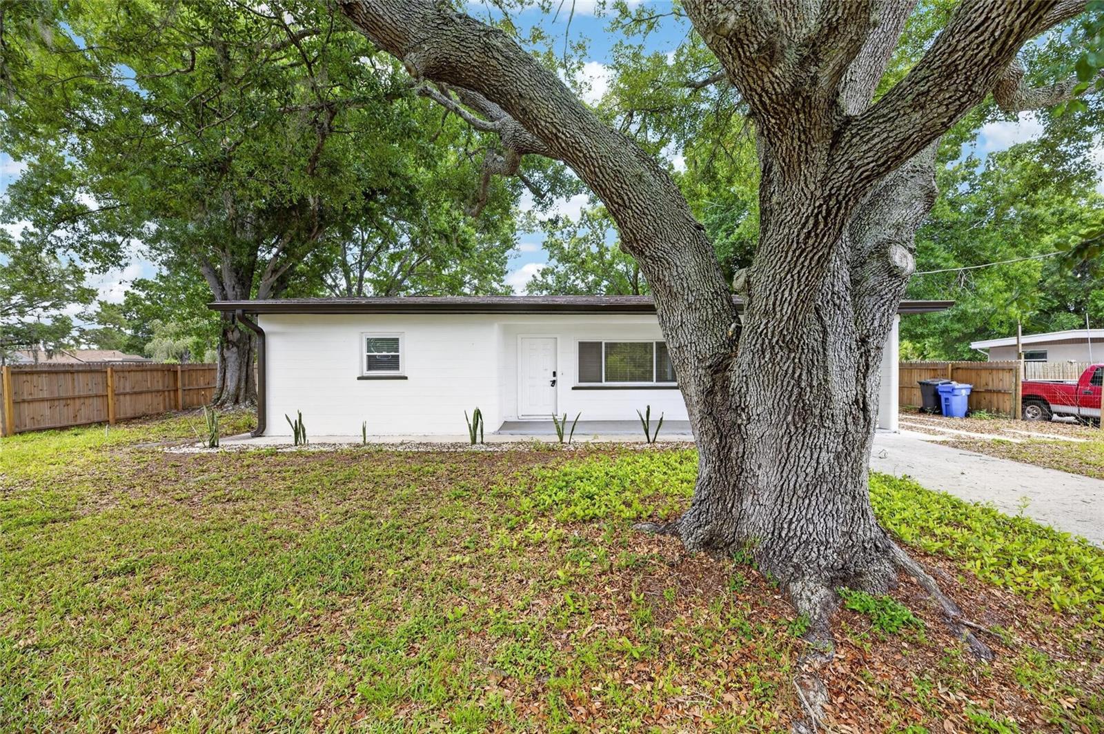 204 7th Ave NW, Ruskin, FL 33570