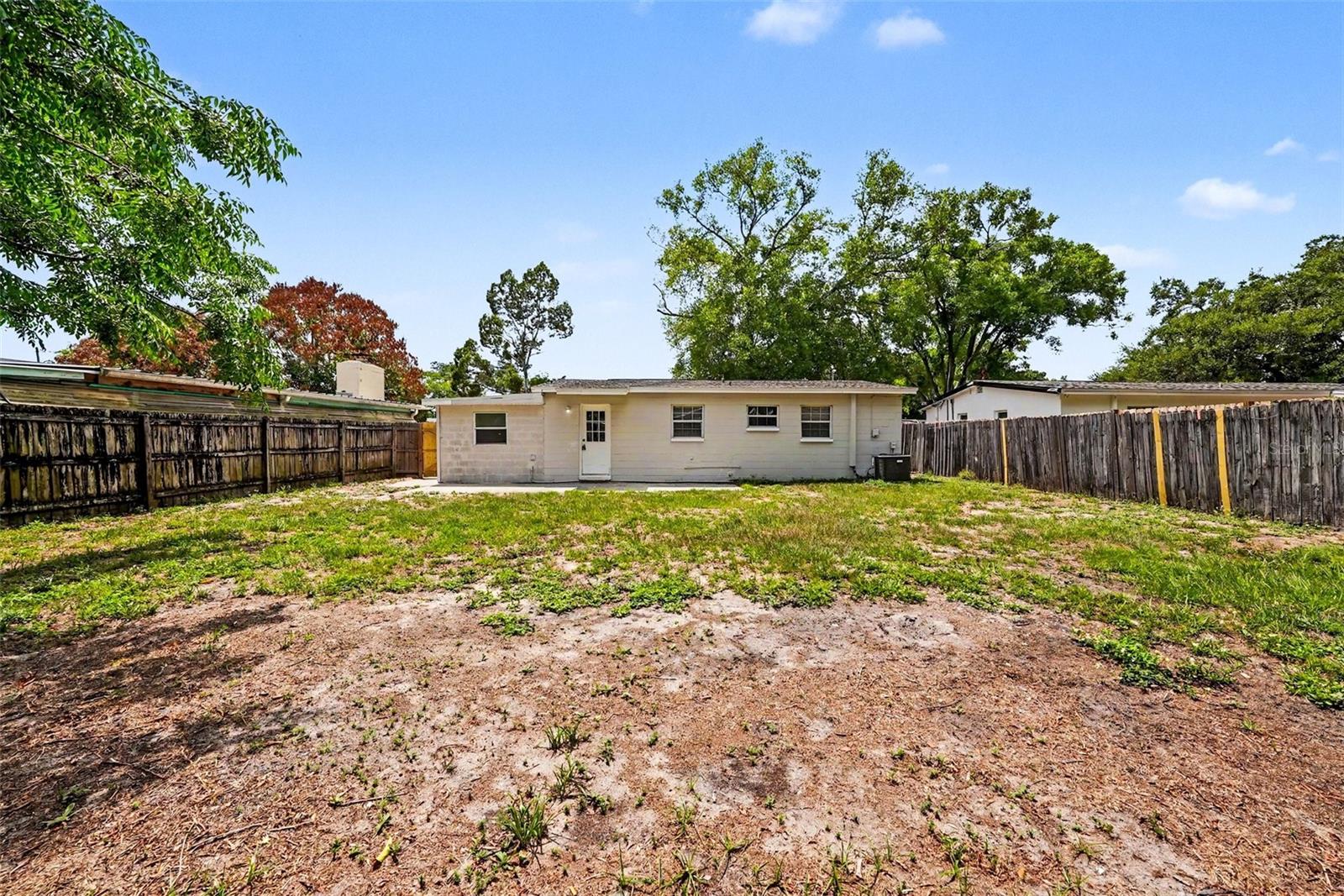 10209 N 28th St, Tampa, FL 33612