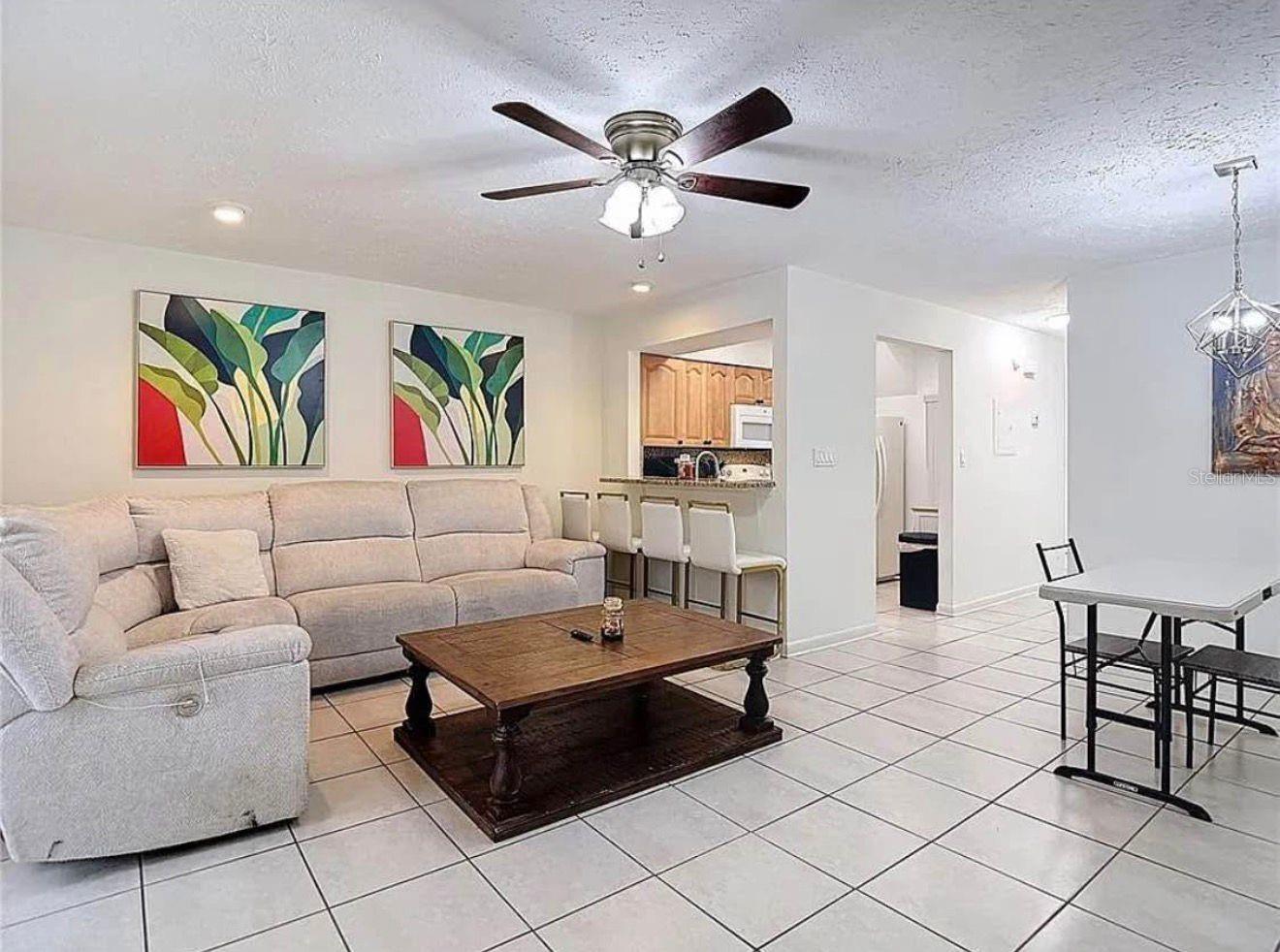 10131 Lake Oak Cir, Tampa, FL 33624