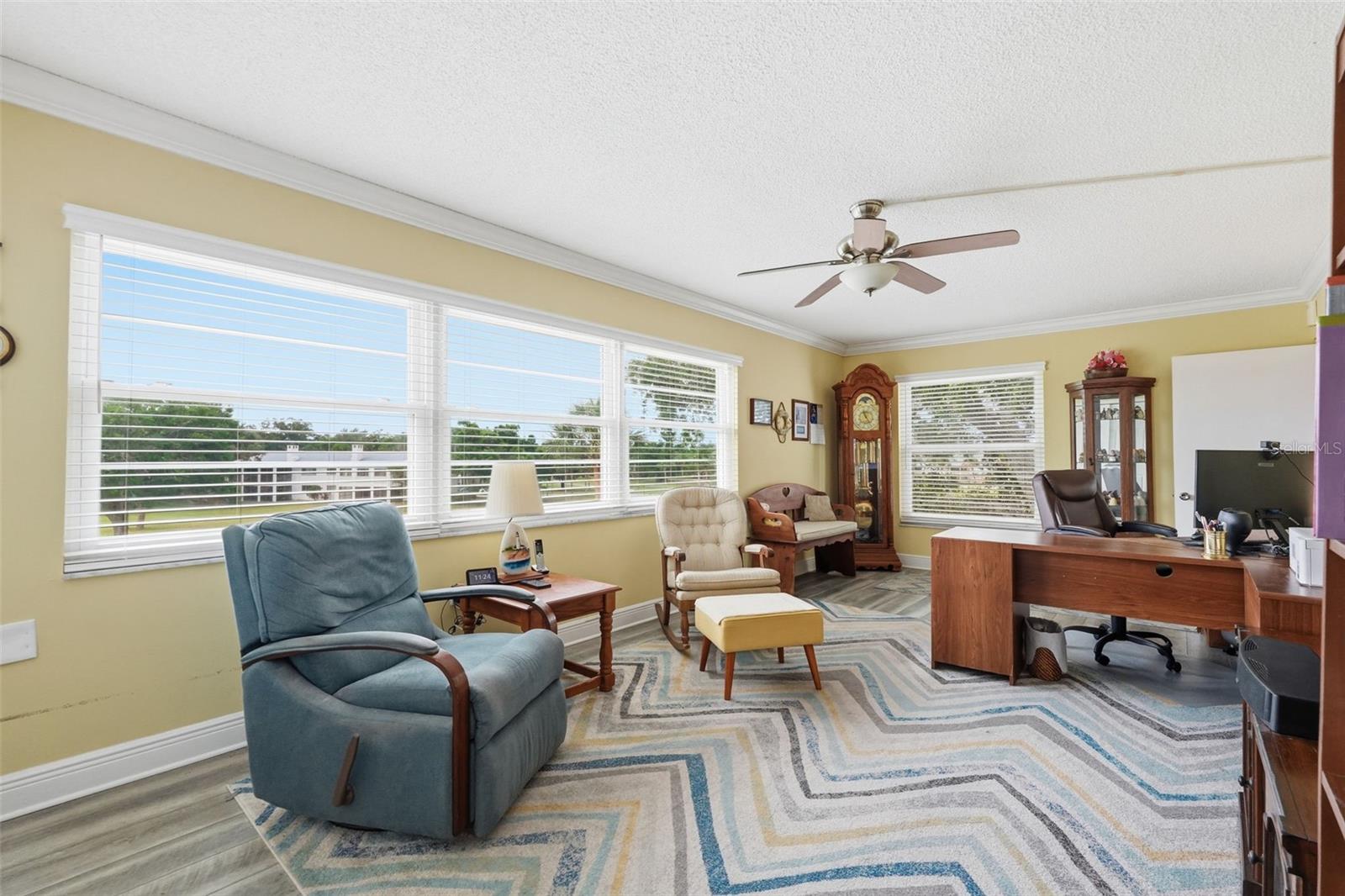 225 Country Club Dr #C332, Largo, FL 33771