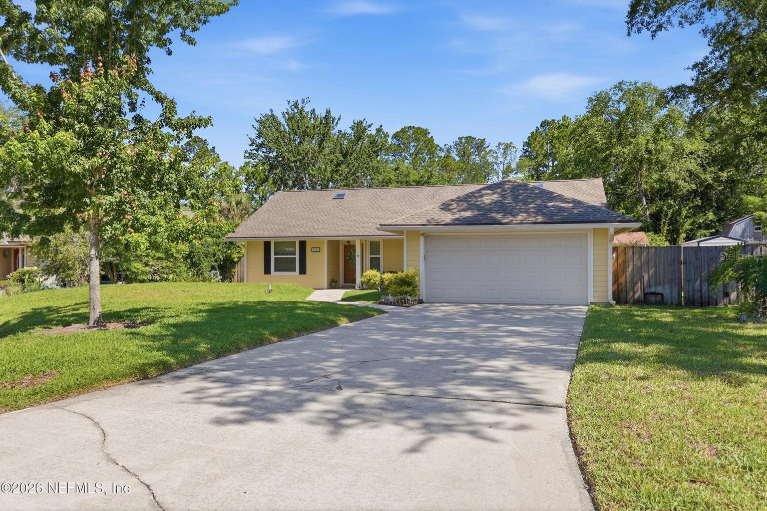 5327 Racoon Ridge Ct, Jacksonville, FL 32258