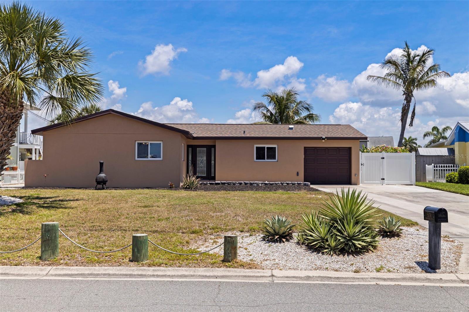 5108 Commonwealth Rd, Palmetto, FL 34221