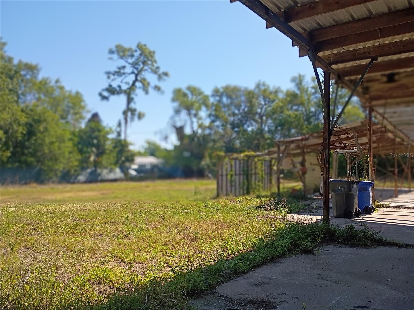 8615 Nundy Ave, Gibsonton, FL 33534