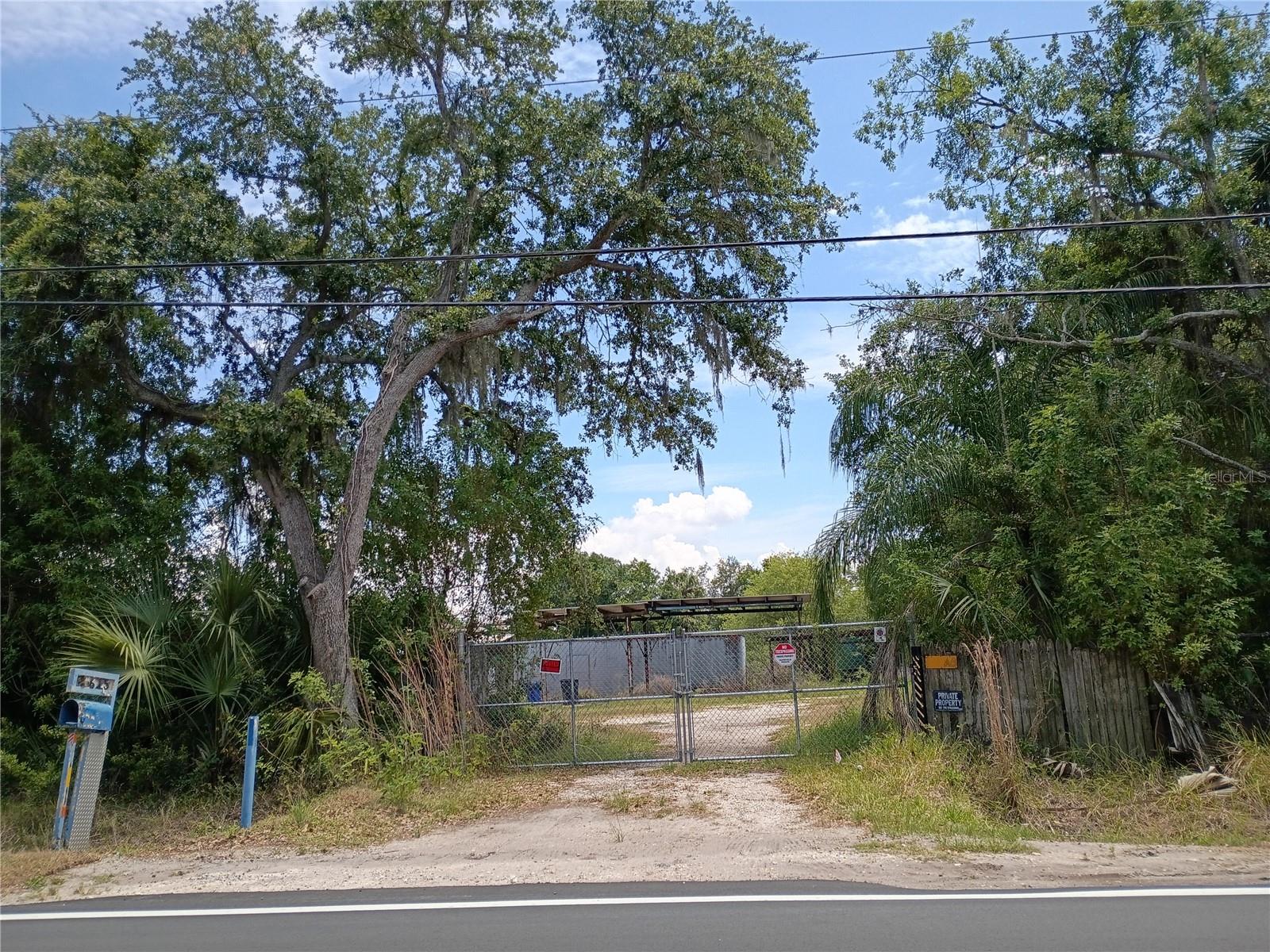 8615 Nundy Ave, Gibsonton, FL 33534