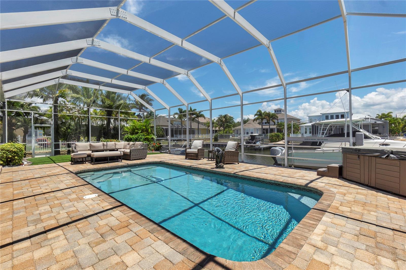 5727 Sea Trout Pl, Apollo Beach, FL 33572