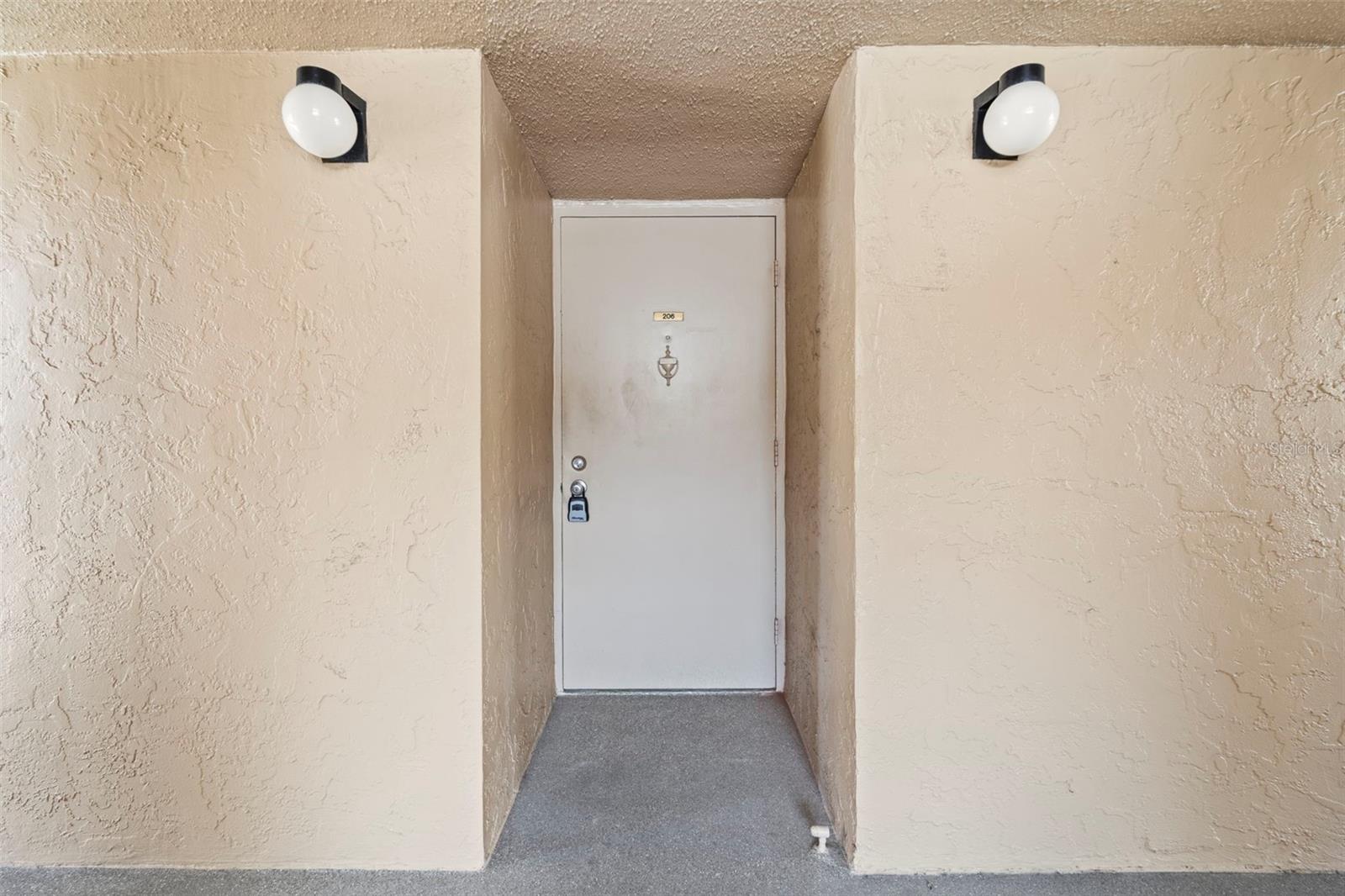 2617 Cove Cay Dr #206, Clearwater, FL 33760