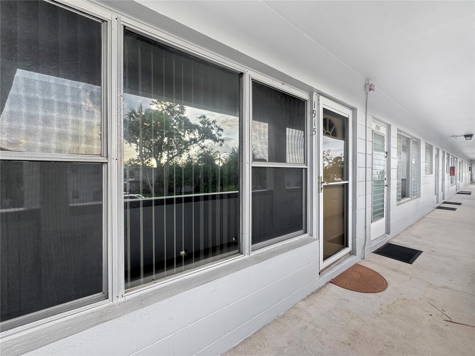 4300 58th St N #1915, Kenneth City, FL 33709