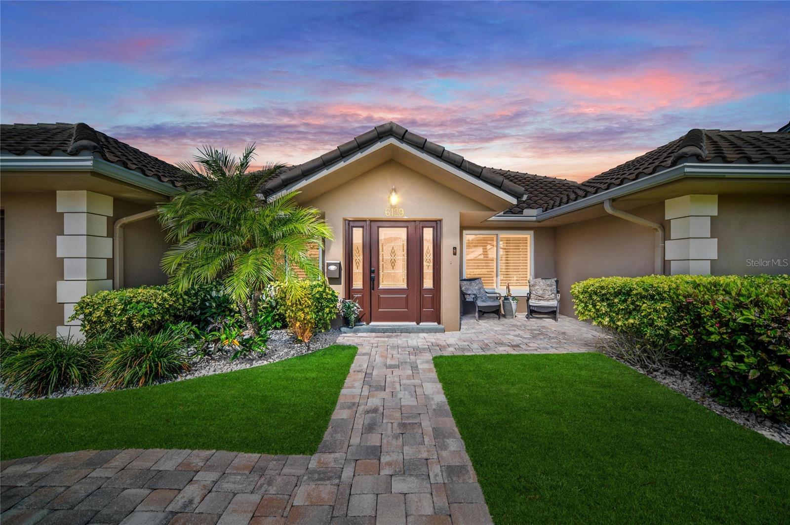 6129 Leeland St S, St Petersburg, FL 33715