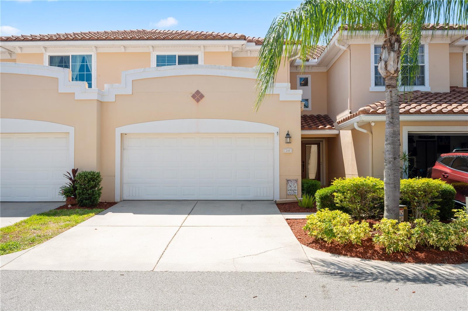 210 Valencia Cir, St Petersburg, FL 33716