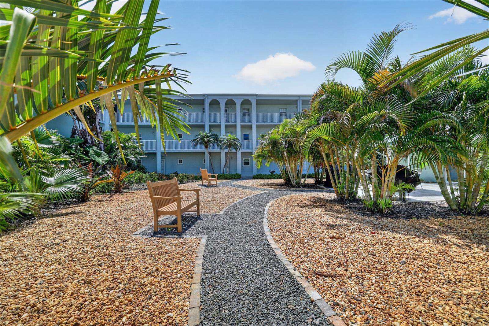 1706 Belleair Forest Dr #220, Belleair, FL 33756