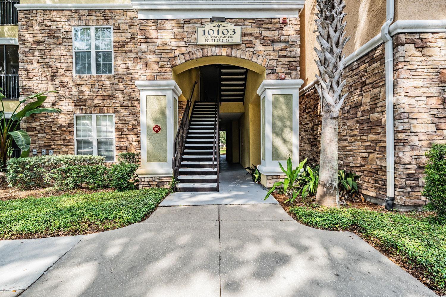 10103 Courtney Oaks Cir #103, Tampa, FL 33619